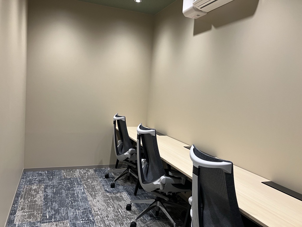 4名用：RoomB（レンタルオフィス）